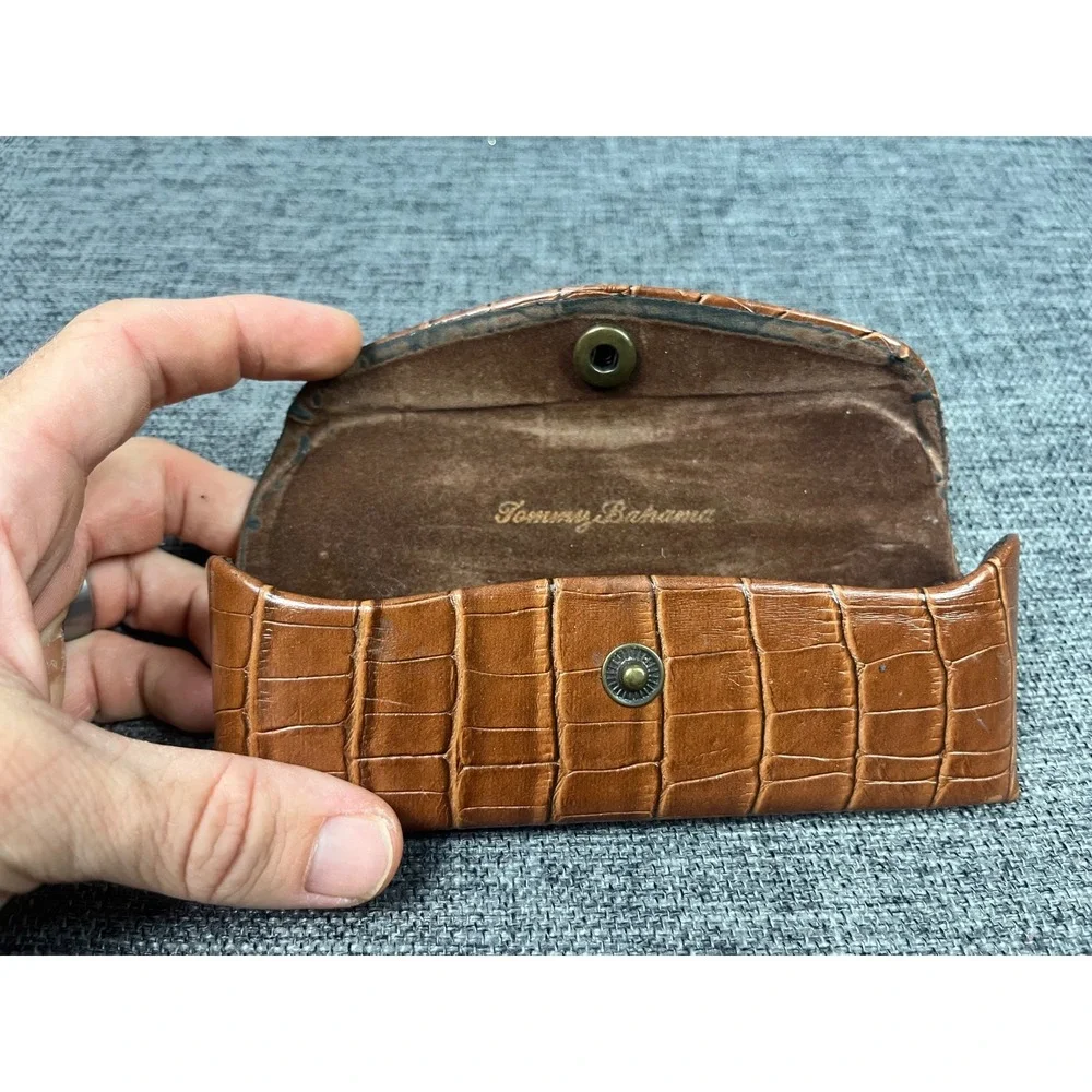Tommy Bahama Brown Crocodile Embossed Sunglasses Case Snap Closure Tree Logo